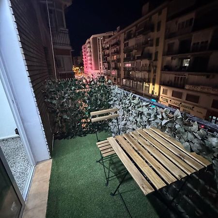 Apartamento De Habitaciones Privadas En El Centro De Málaga Eksteriør billede