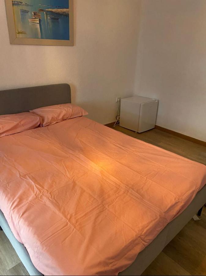Apartamento De Habitaciones Privadas En El Centro De Málaga Eksteriør billede