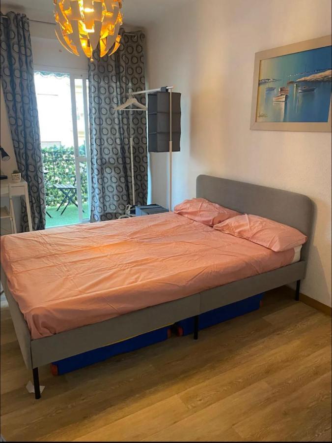 Apartamento De Habitaciones Privadas En El Centro De Málaga Eksteriør billede