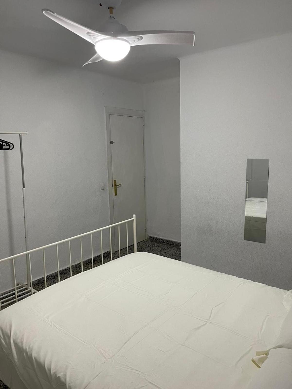 Apartamento De Habitaciones Privadas En El Centro De Málaga Eksteriør billede