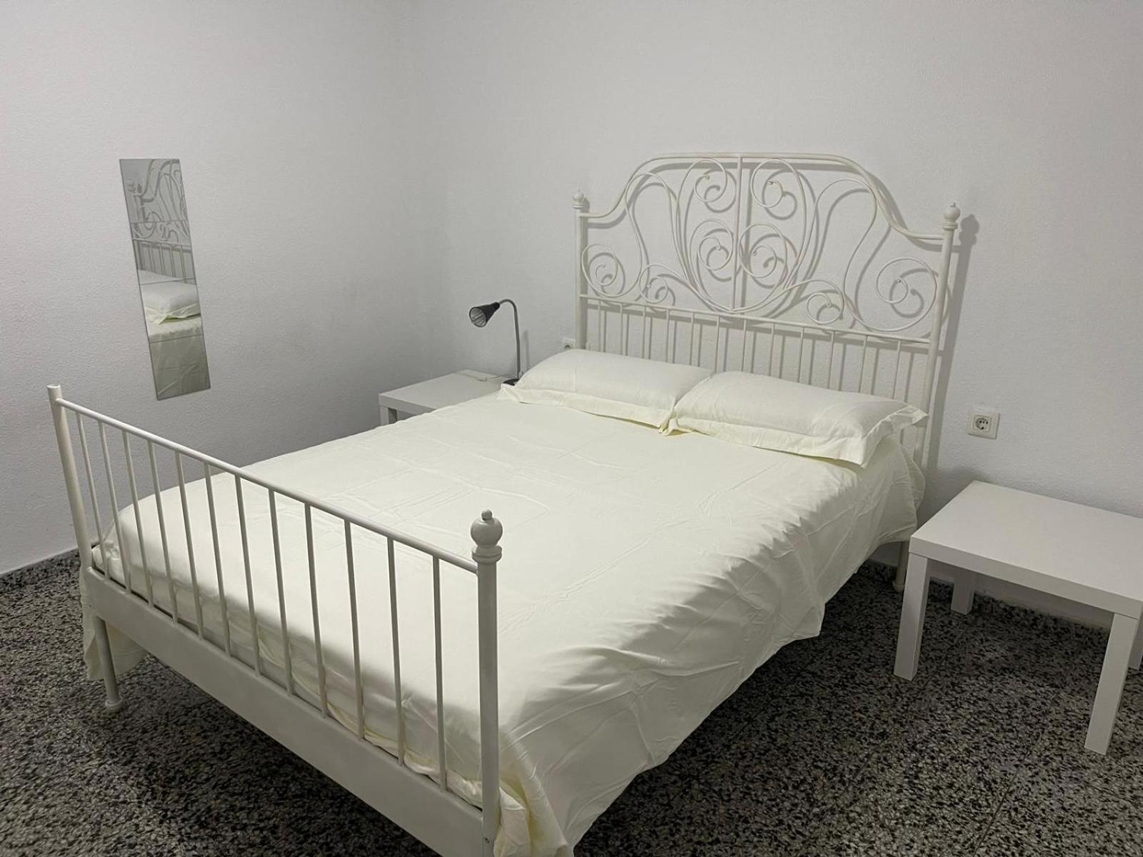Apartamento De Habitaciones Privadas En El Centro De Málaga Eksteriør billede