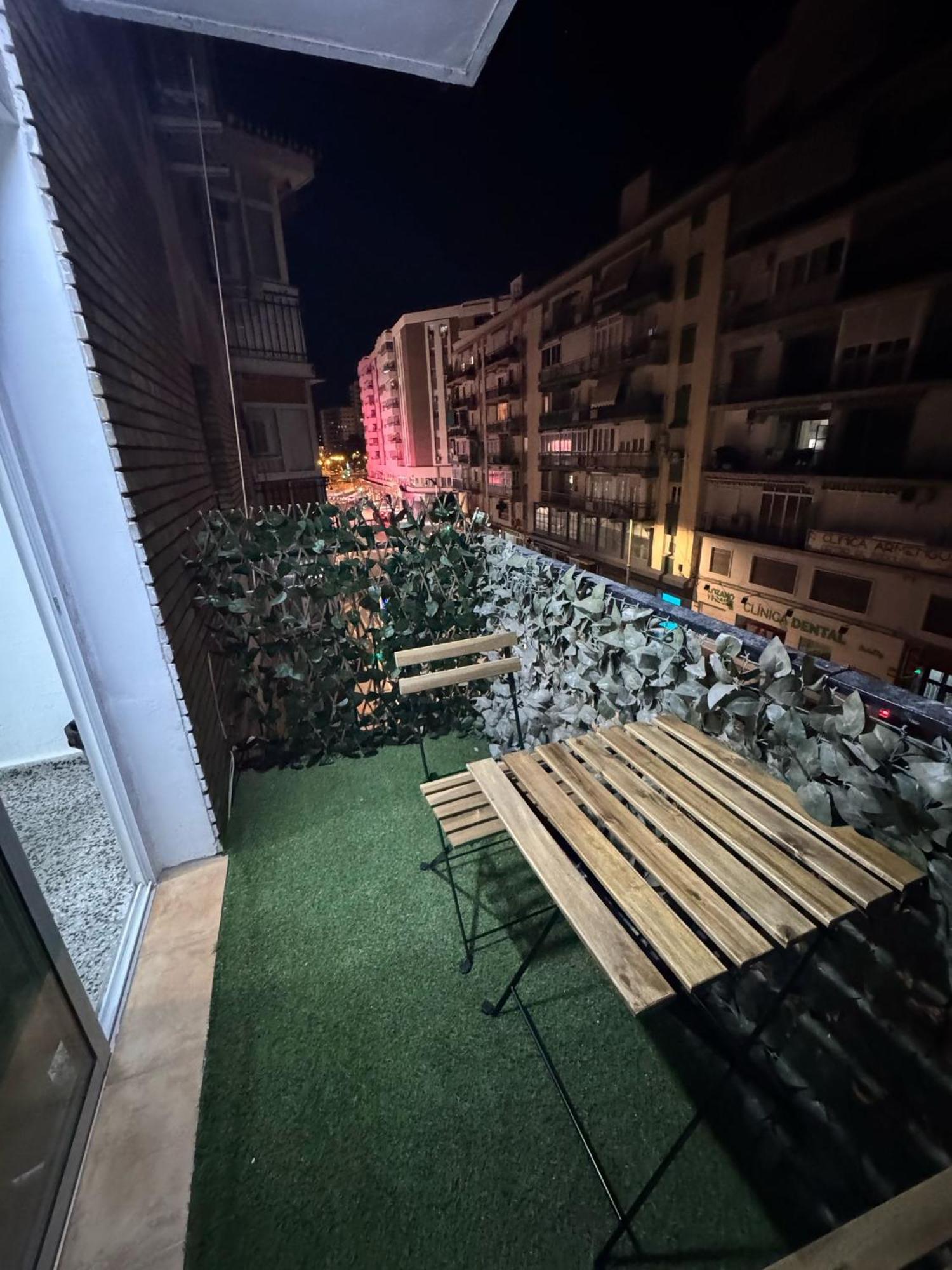 Apartamento De Habitaciones Privadas En El Centro De Málaga Eksteriør billede