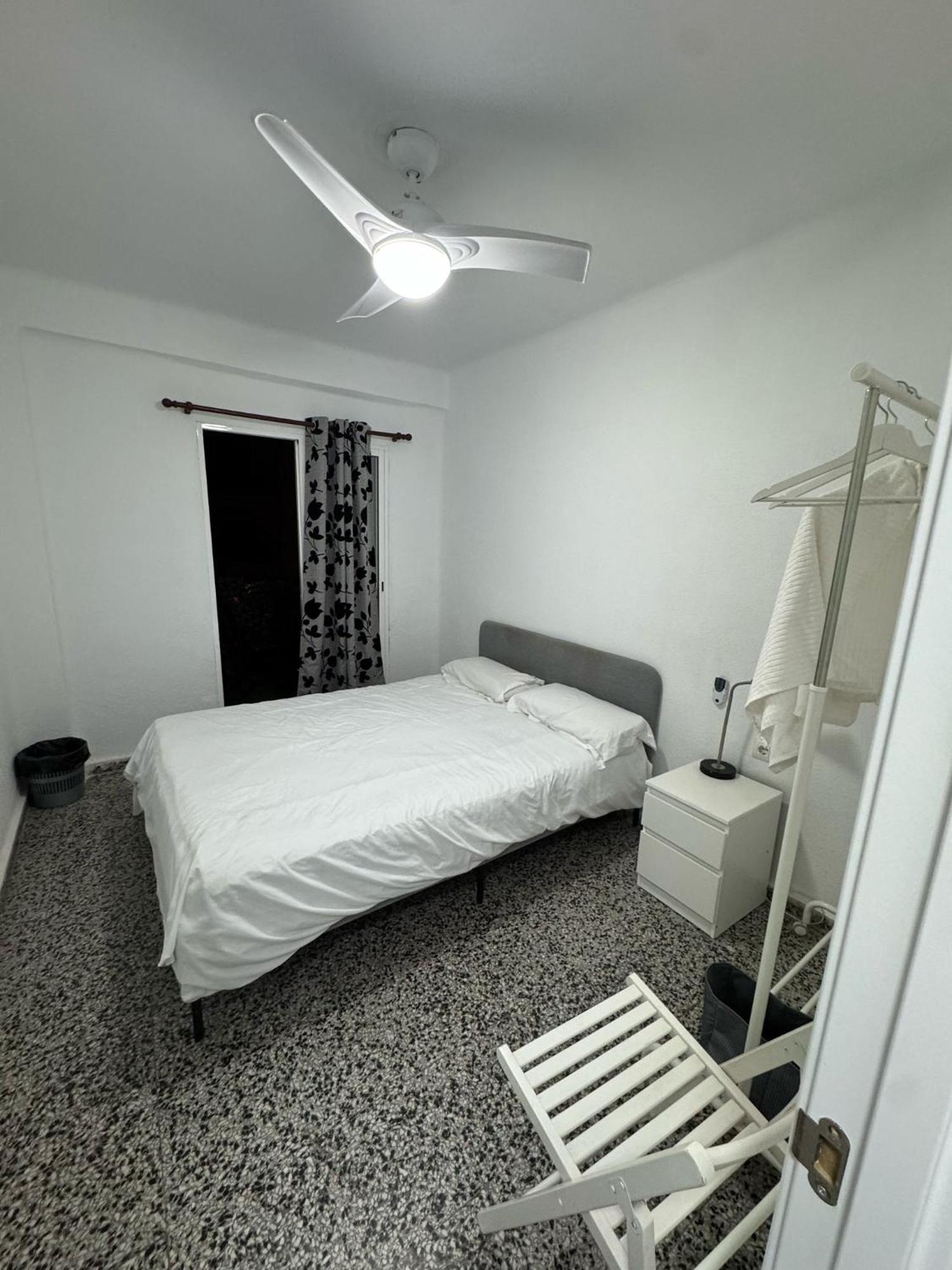 Apartamento De Habitaciones Privadas En El Centro De Málaga Eksteriør billede
