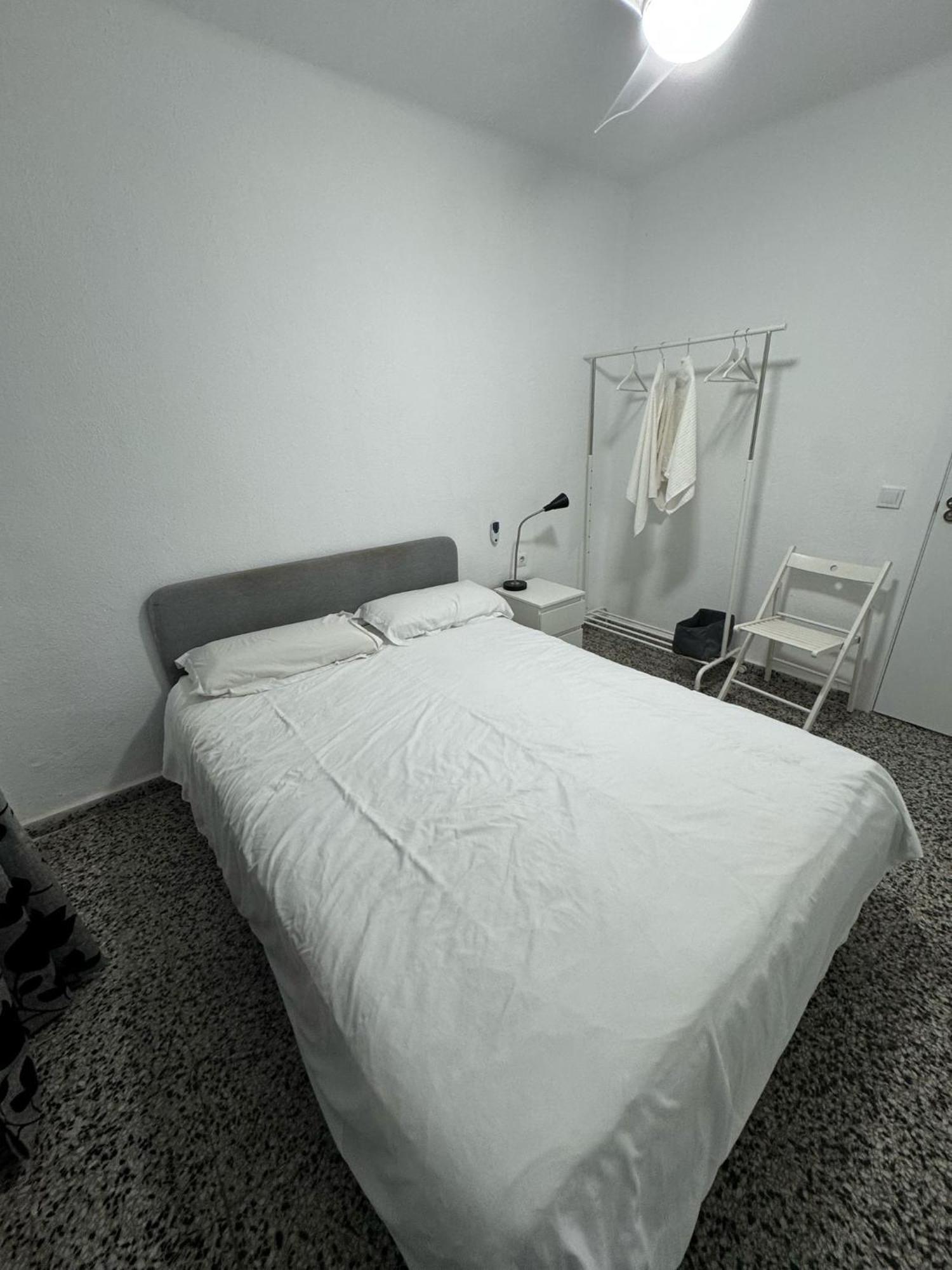 Apartamento De Habitaciones Privadas En El Centro De Málaga Eksteriør billede