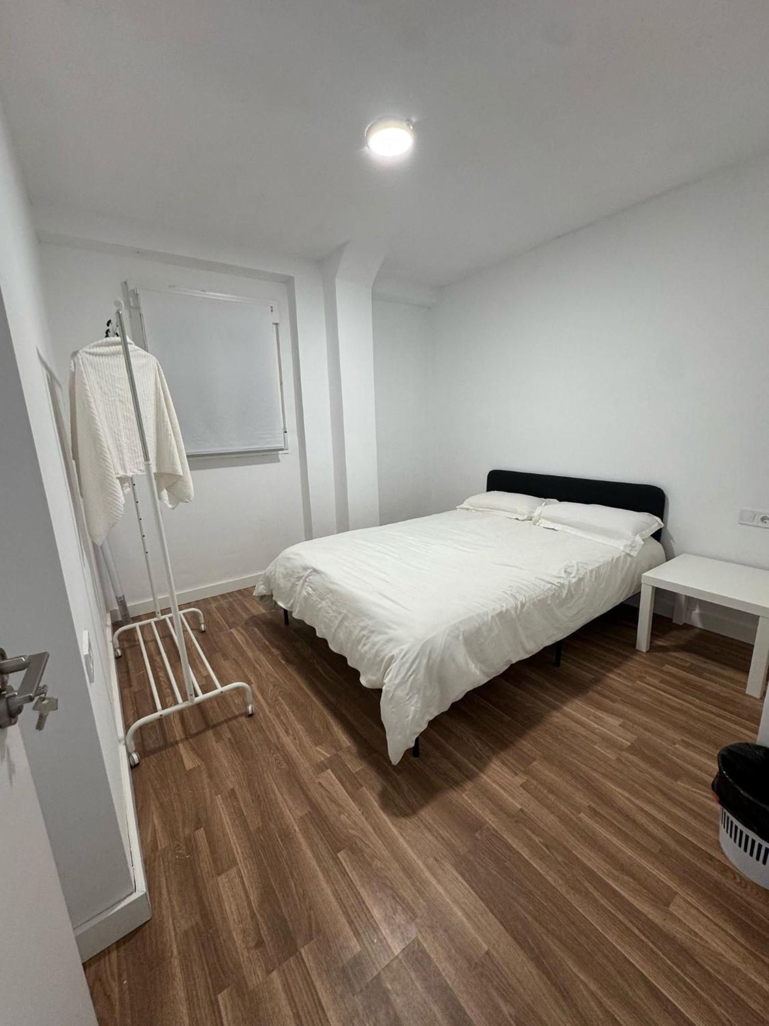Apartamento De Habitaciones Privadas En El Centro De Málaga Eksteriør billede
